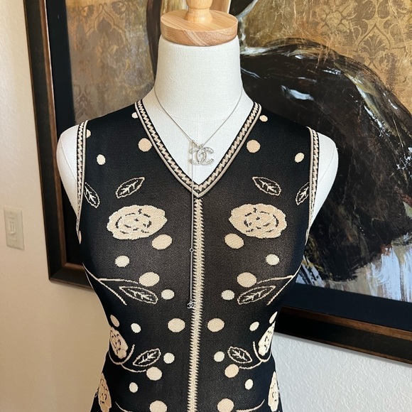 Chanel Top Black/Brown Tan Camelia Design Size 36/ US 4-6. - Picture 12 of 15
